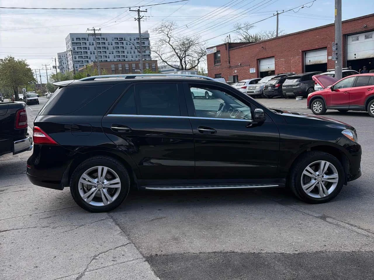 Mercedes-Benz ML 350 * BlueTEC * ПОДГРЕВИ * КАМЕРА * H/K * СЛЕДЕНЕ НА Л, снимка 3 - Автомобили и джипове - 54711777