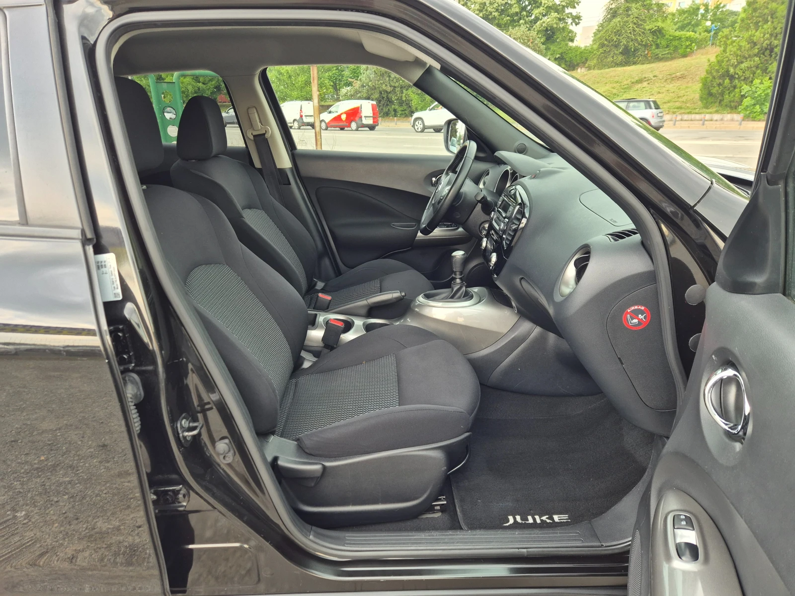 Nissan Juke 1.2i 115кс, снимка 9 - Автомобили и джипове - 54774932