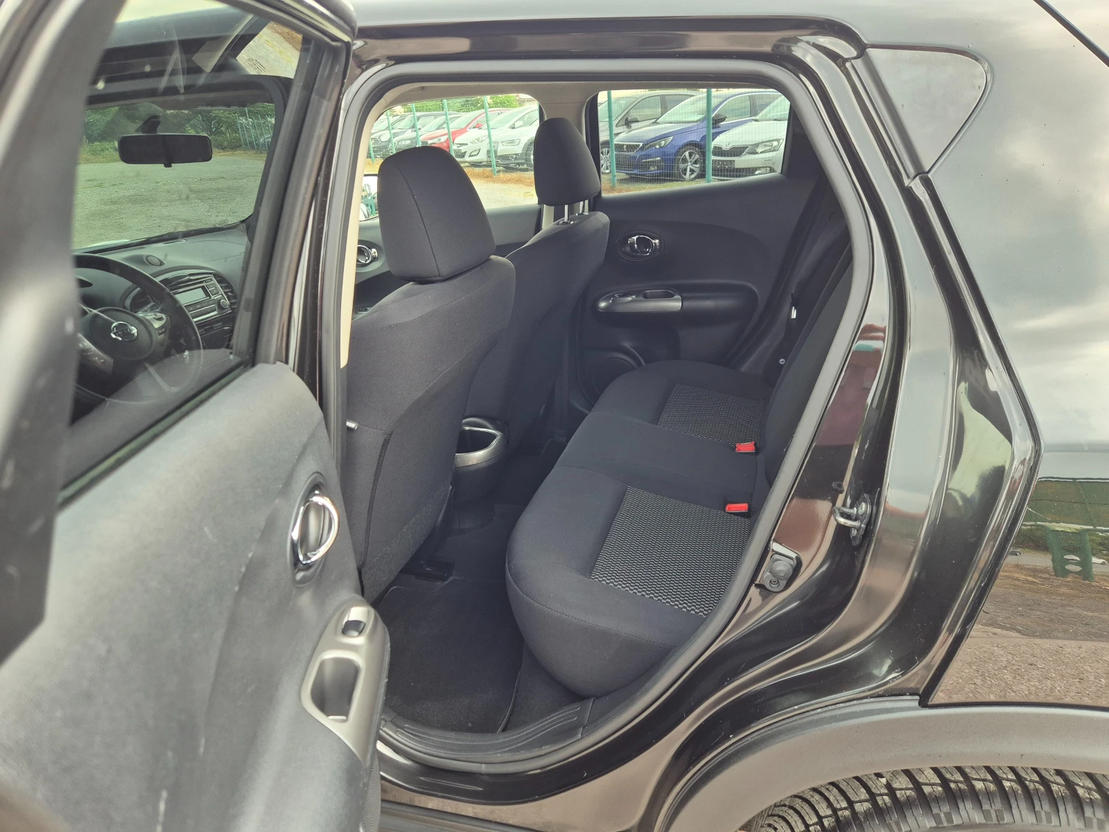 Nissan Juke 1.2i 115кс, снимка 12 - Автомобили и джипове - 54774932