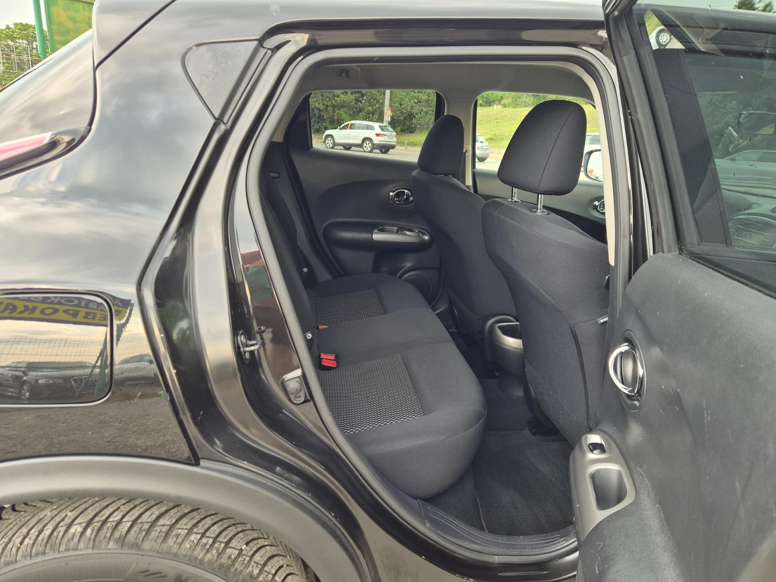 Nissan Juke 1.2i 115кс, снимка 10 - Автомобили и джипове - 54774932