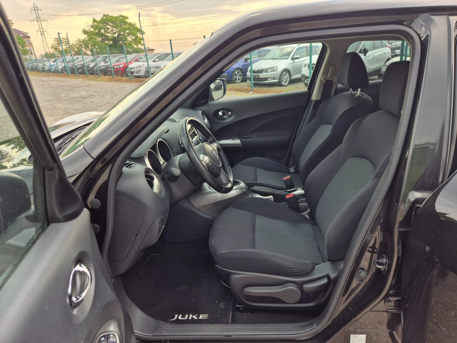 Nissan Juke 1.2i 115кс, снимка 13 - Автомобили и джипове - 54774932