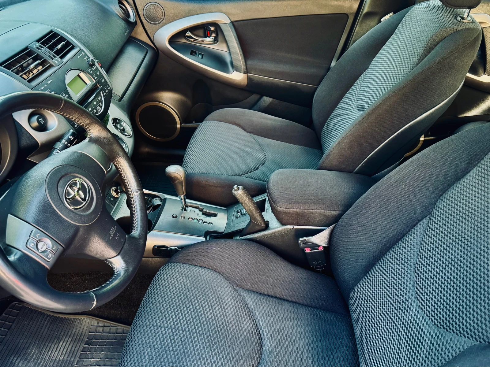 Toyota Rav4 2.0vvt  4x4 AUTOMATIC , снимка 5 - Автомобили и джипове - 55671686