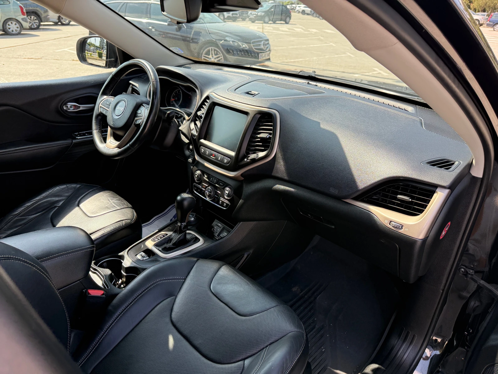 Jeep Cherokee 3.2, снимка 8 - Автомобили и джипове - 55942902