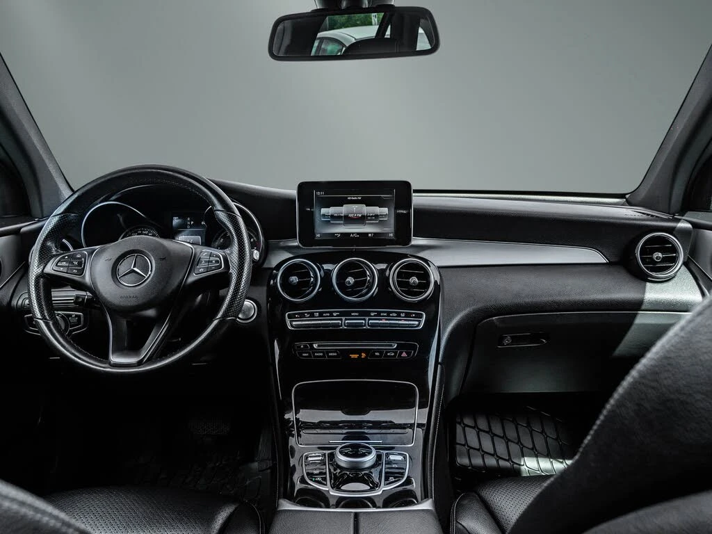 Mercedes-Benz GLC 300 4МАTIC * Панорама * АвтоКредит (ЦЕНА ДО БГ), снимка 17 - Автомобили и джипове - 56187062