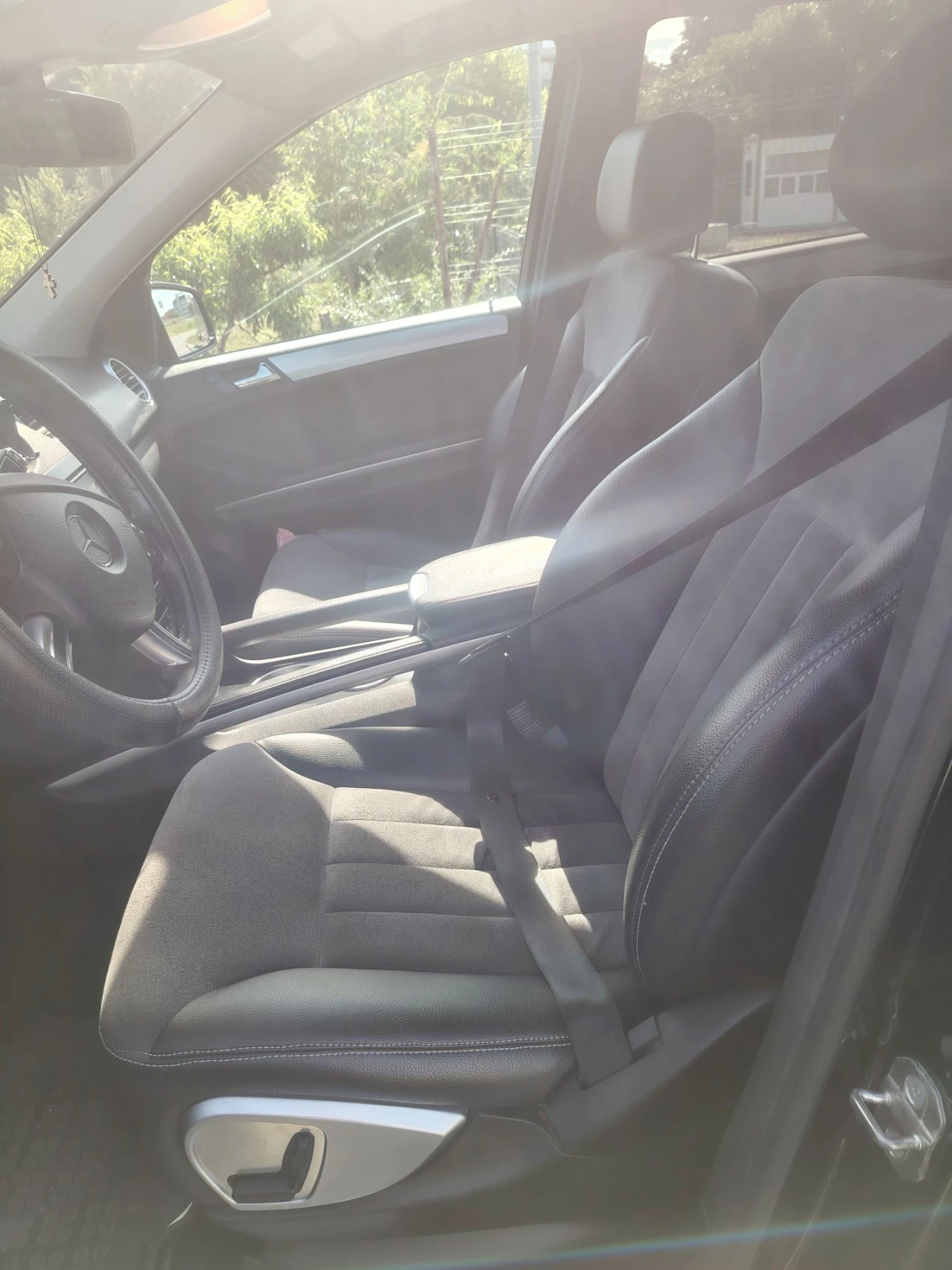 Mercedes-Benz ML 320, снимка 11 - Автомобили и джипове - 56465536