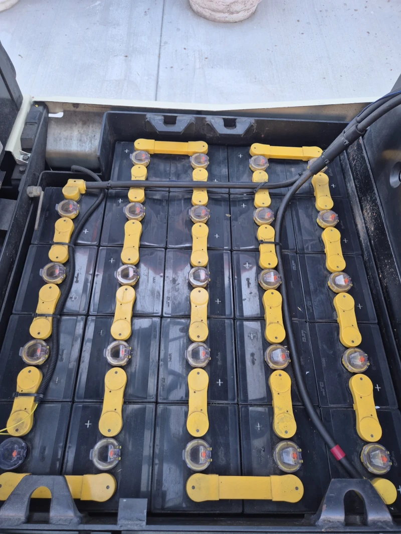 Електрокар Toyota * ИЗРАВНИТЕЛ* БАТЕРИЯ на 100%* ПЕРФЕКТЕН* !!!, снимка 16 - Индустриална техника - 51350952