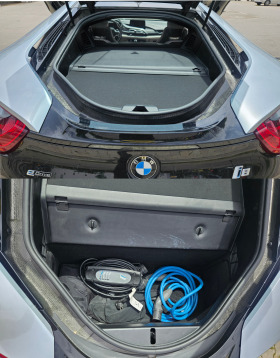 BMW i8 Бензин/ток, снимка 16