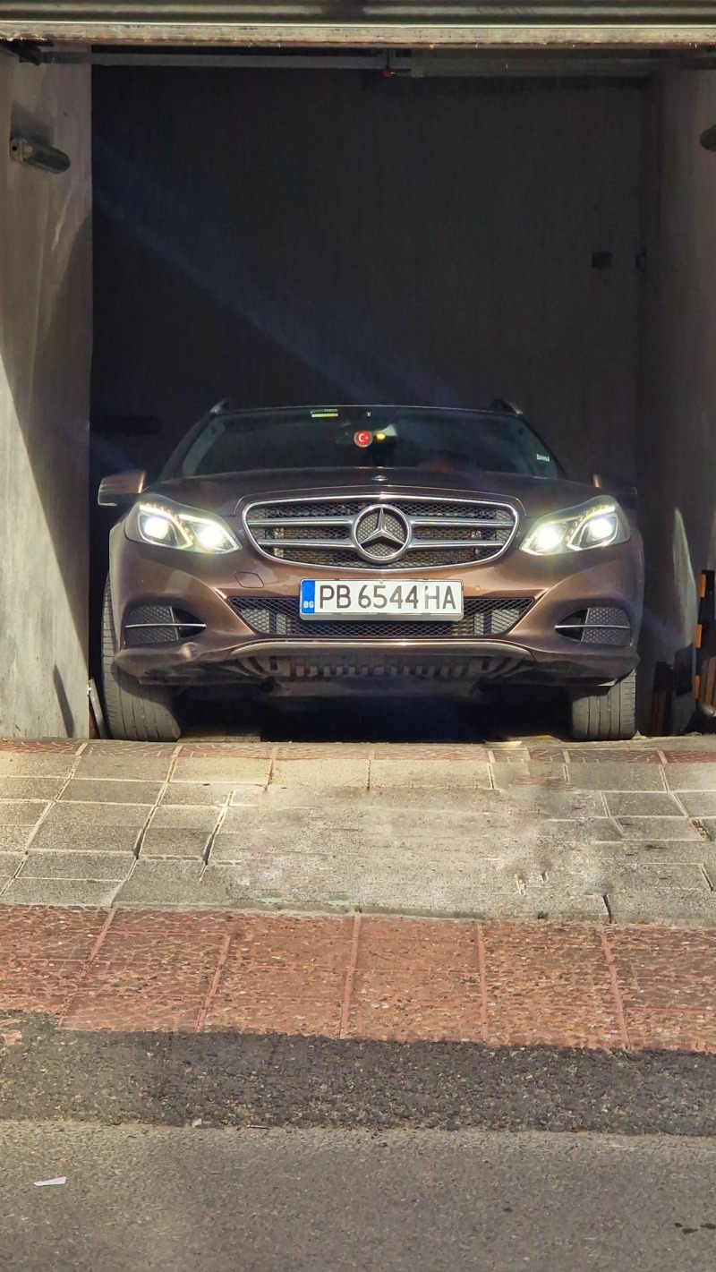 Mercedes-Benz E 200, снимка 2 - Автомобили и джипове - 44314384