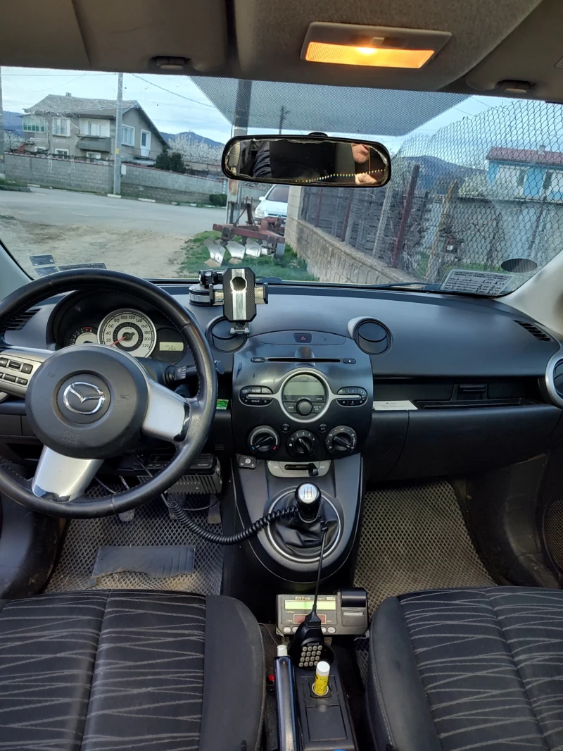 Mazda 2, снимка 2 - Автомобили и джипове - 47441004