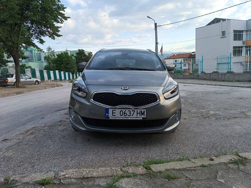 Kia Carens, снимка 4 - Автомобили и джипове - 47608507