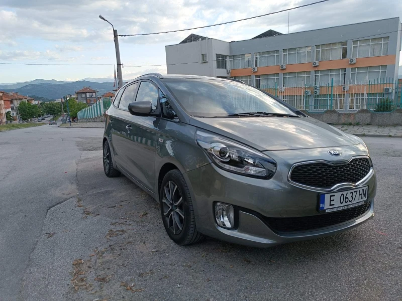 Kia Carens, снимка 8 - Автомобили и джипове - 47608507