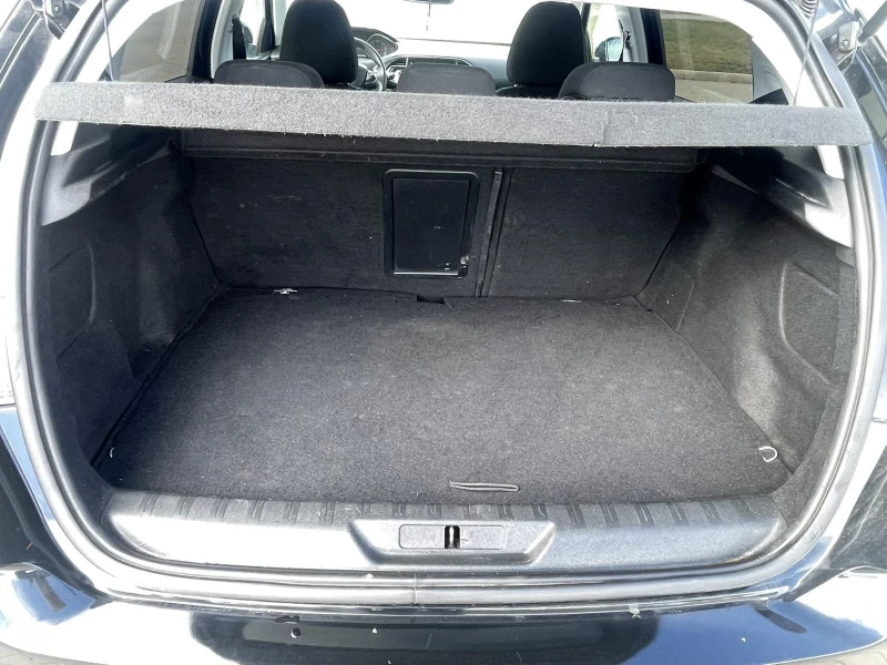 Peugeot 308 1.6 120 кс, снимка 8 - Автомобили и джипове - 52005811