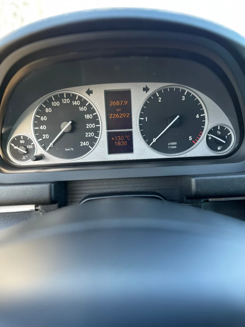 Mercedes-Benz B 200, снимка 8 - Автомобили и джипове - 52536018