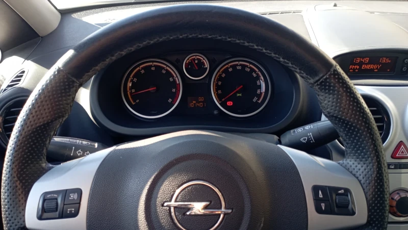 Opel Corsa 1.4 I , снимка 9 - Автомобили и джипове - 52536673