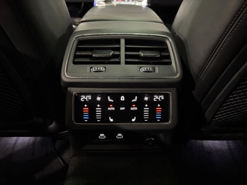 Audi Rs7 quattro* АвтоКредит* (ЦЕНА ДО БГ), снимка 17 - Автомобили и джипове - 53539684