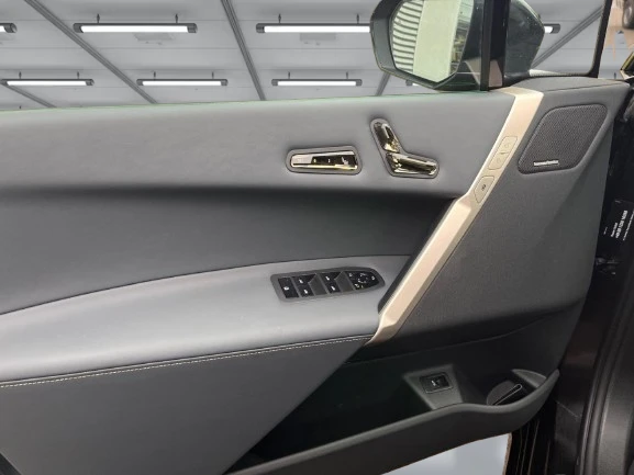 BMW iX xDrive50 = Sport Package = Гаранция, снимка 5 - Автомобили и джипове - 53354159