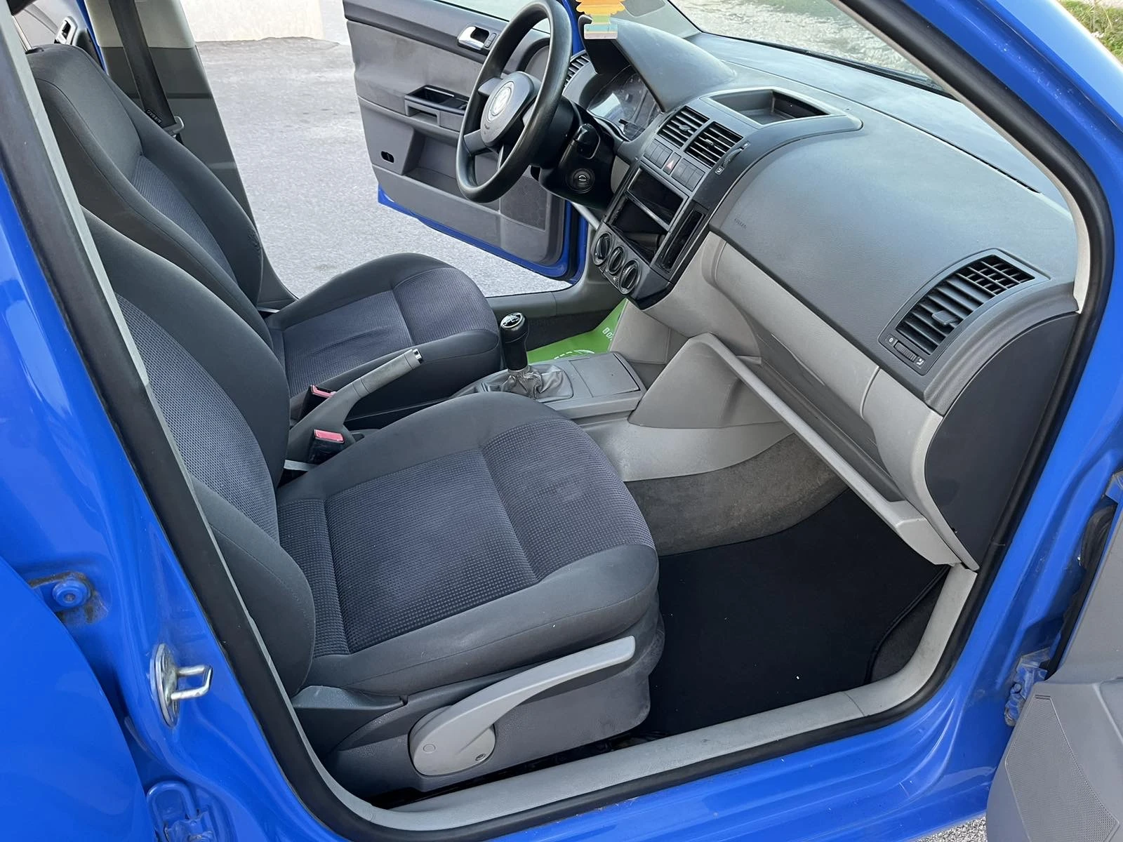 VW Polo 1.9SDI 68кс КЛИМАТИК - изображение 10