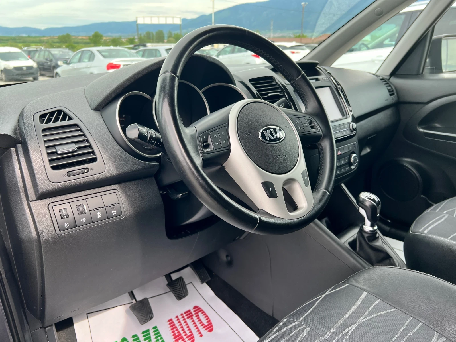 Kia Venga 1.4i-ГАЗ-NAVI-КАМЕРА-EURO 6B - изображение 8