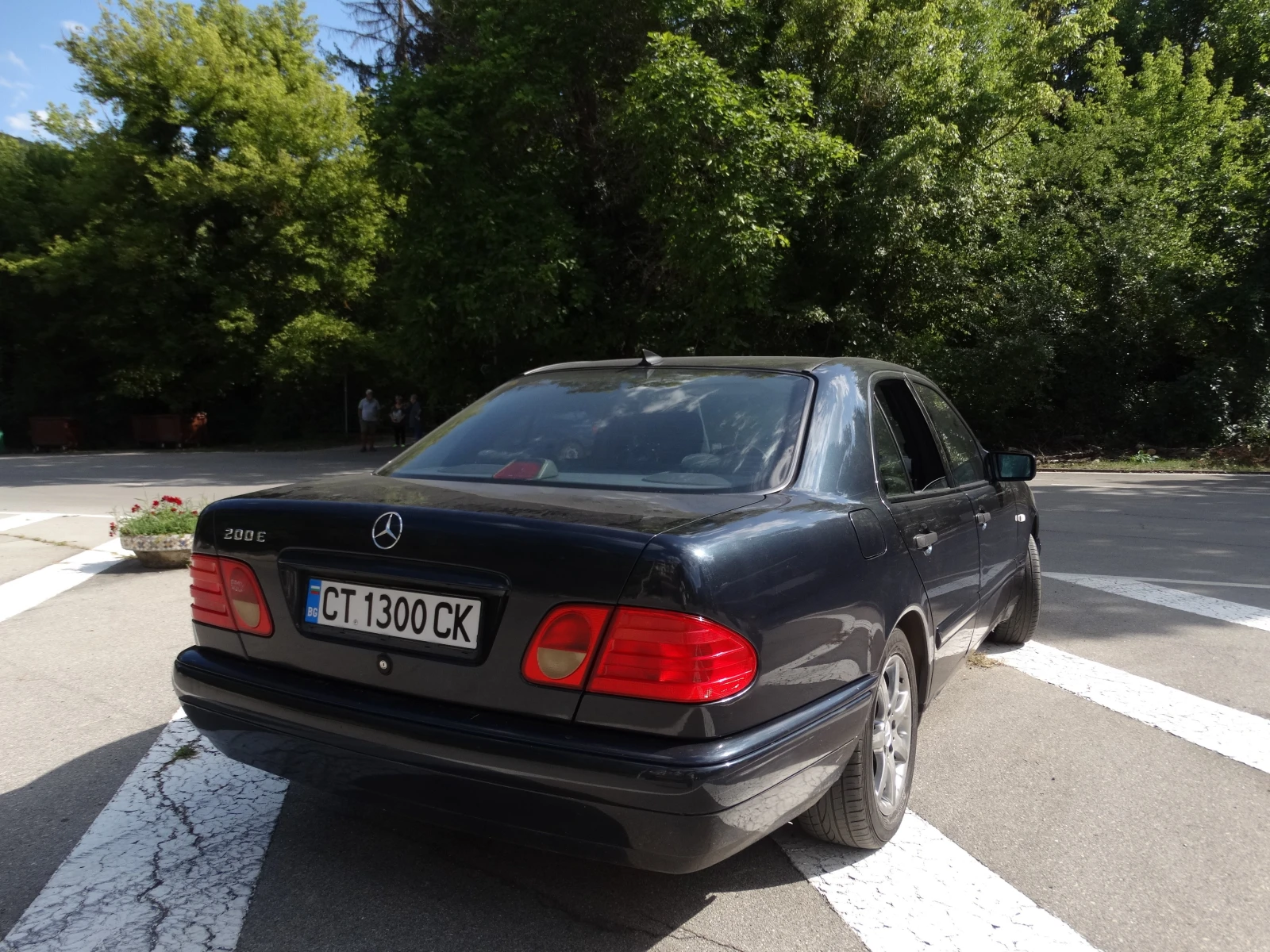Mercedes-Benz E 200  - изображение 7