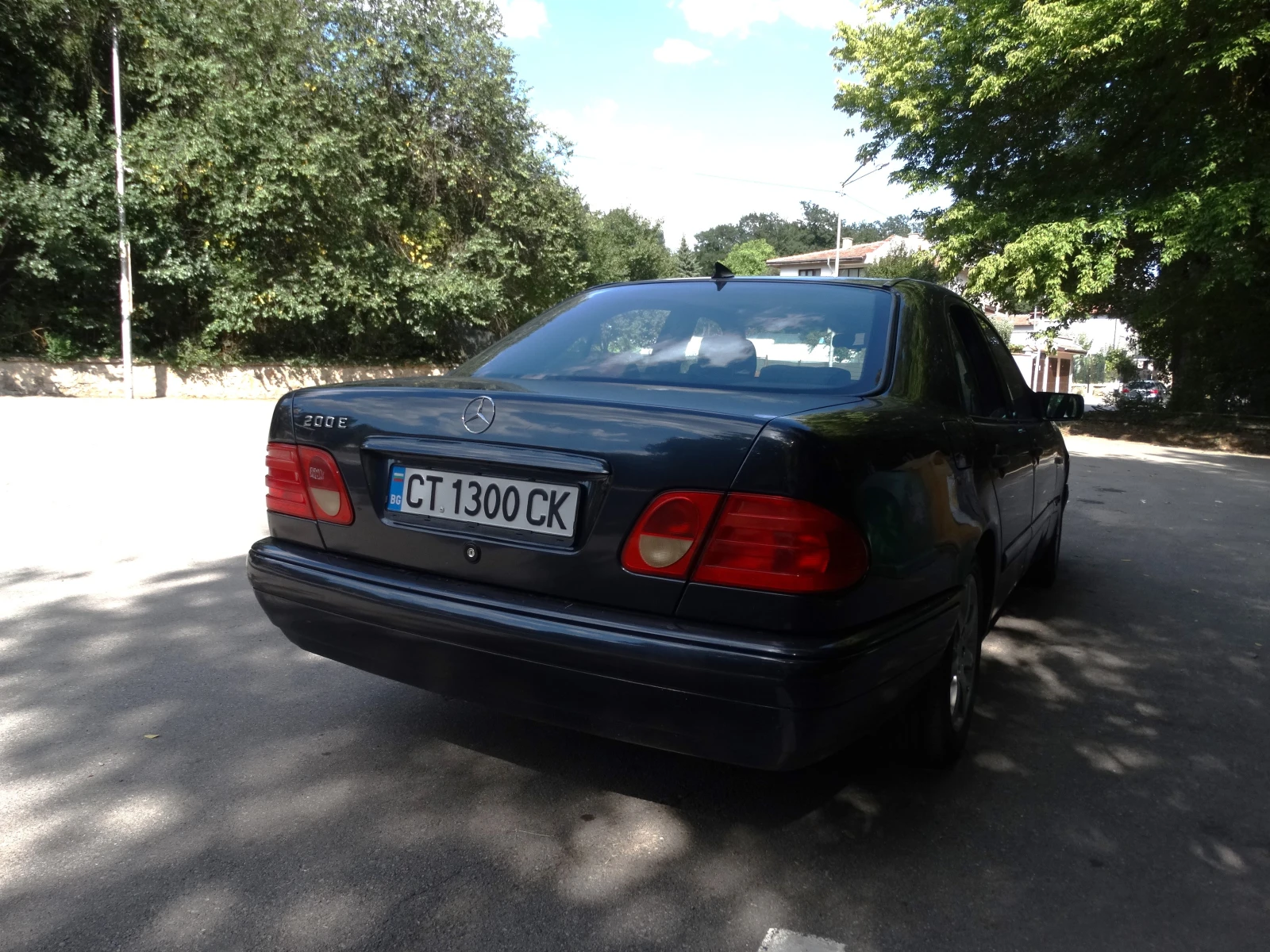 Mercedes-Benz E 200  - изображение 2