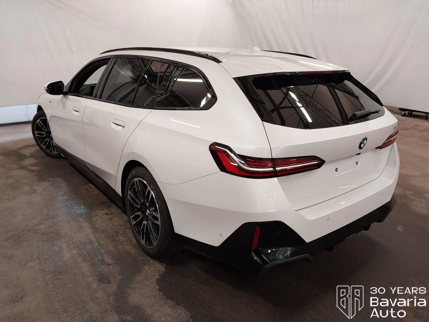 BMW 520 d Touring M Sport Paket Steptronic - изображение 2