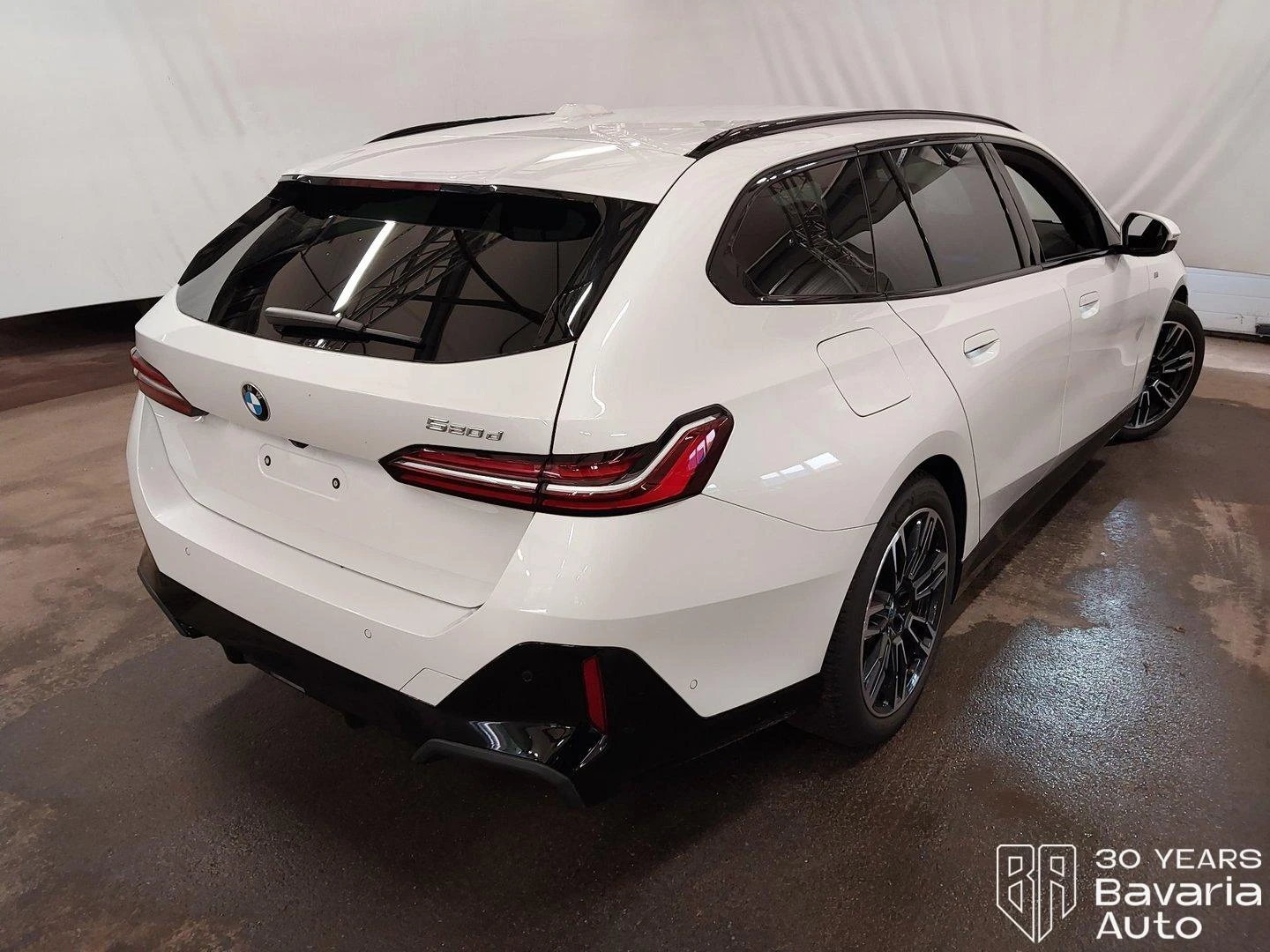 BMW 520 d Touring M Sport Paket Steptronic - изображение 3