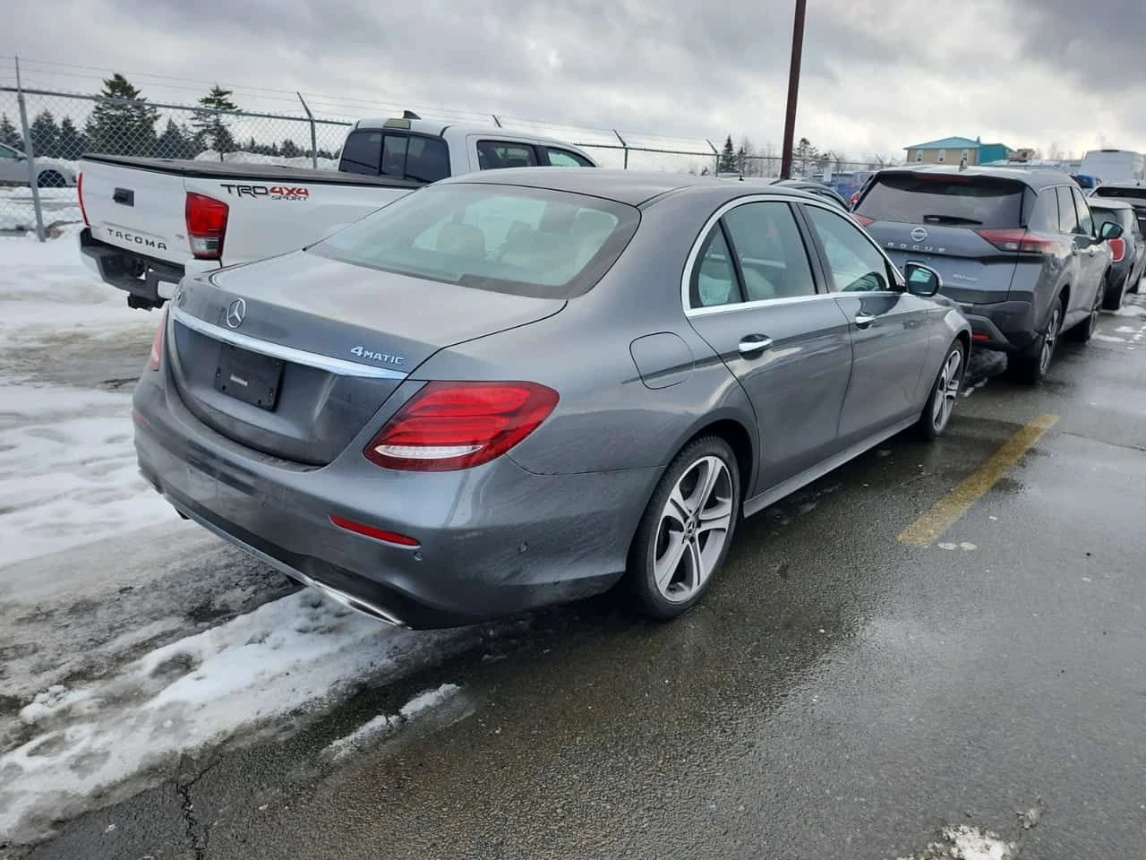 Mercedes-Benz E 450 * 4MATIC* DISTRONIC* BURMESTER* ПАНО* ДВА КЛЮЧА* + - изображение 9