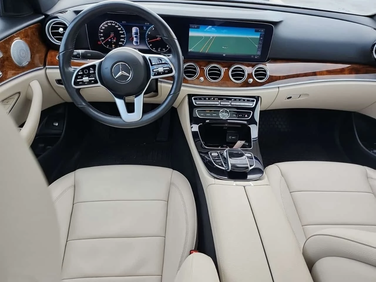 Mercedes-Benz E 450 * 4MATIC* DISTRONIC* BURMESTER* ПАНО* ДВА КЛЮЧА* + - изображение 2