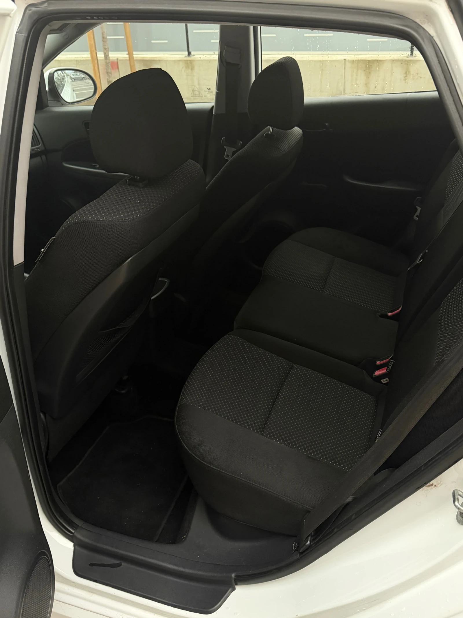 Hyundai I30 1.4 Sport газ/бензин, снимка 9 - Автомобили и джипове - 53904643