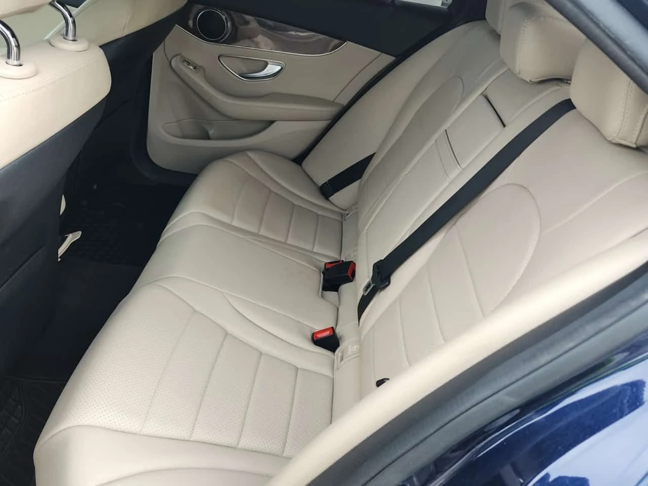 Mercedes-Benz C 300 4MATIC / ПОДГРЕВИ / ПАНОРАМА / ОТ ПРЕДСТАВИТЕЛСТВО, снимка 12 - Автомобили и джипове - 53996455