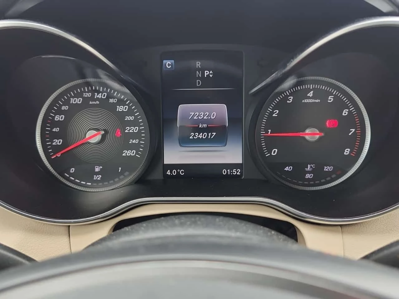 Mercedes-Benz C 300 4MATIC / ПОДГРЕВИ / ПАНОРАМА / ОТ ПРЕДСТАВИТЕЛСТВО, снимка 8 - Автомобили и джипове - 53996455