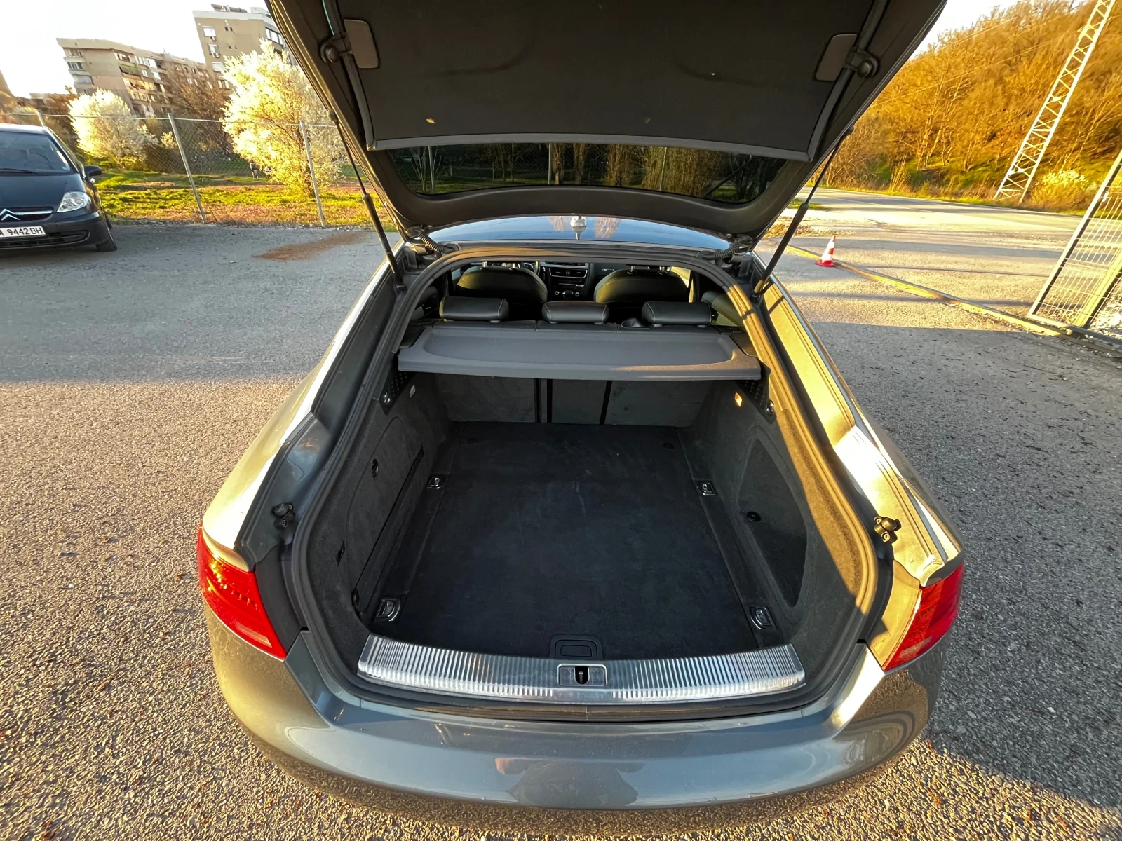 Audi A5 Sportback 3.0TDi * АВТОМАТИК* S-Line, снимка 14 - Автомобили и джипове - 54117893