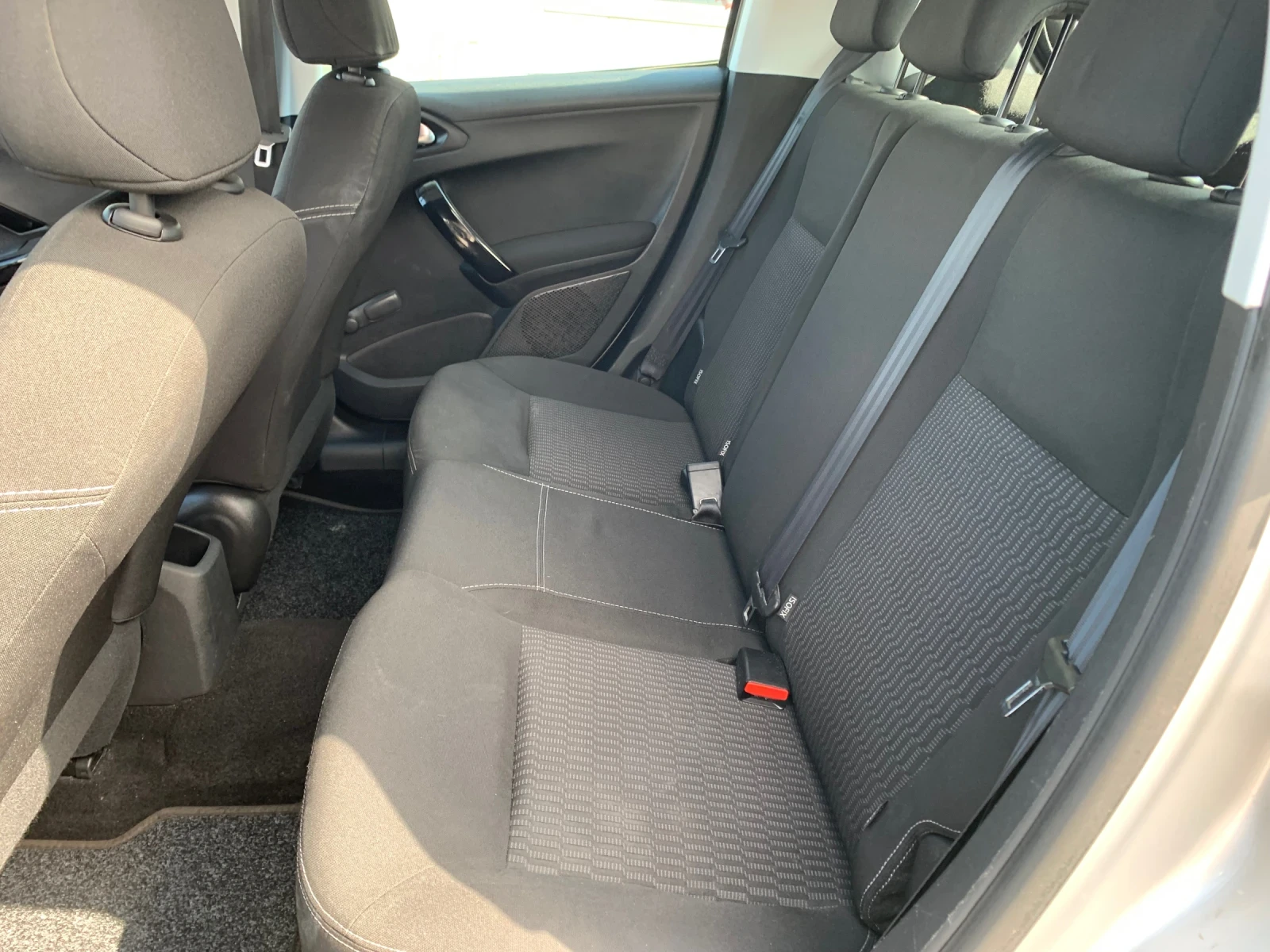 Peugeot 208 1.4HDI* FACE, снимка 16 - Автомобили и джипове - 54136931