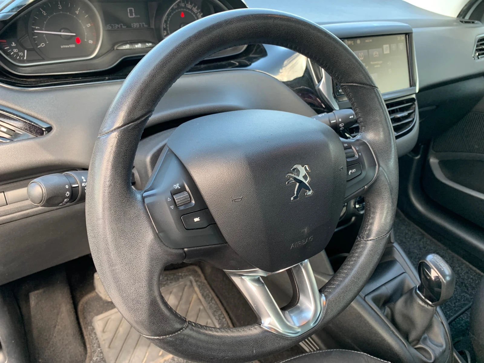 Peugeot 208 1.4HDI* FACE, снимка 10 - Автомобили и джипове - 54136931