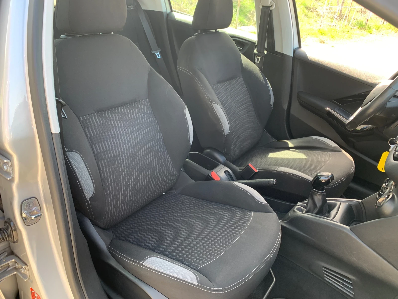 Peugeot 208 1.4HDI* FACE, снимка 11 - Автомобили и джипове - 54136931