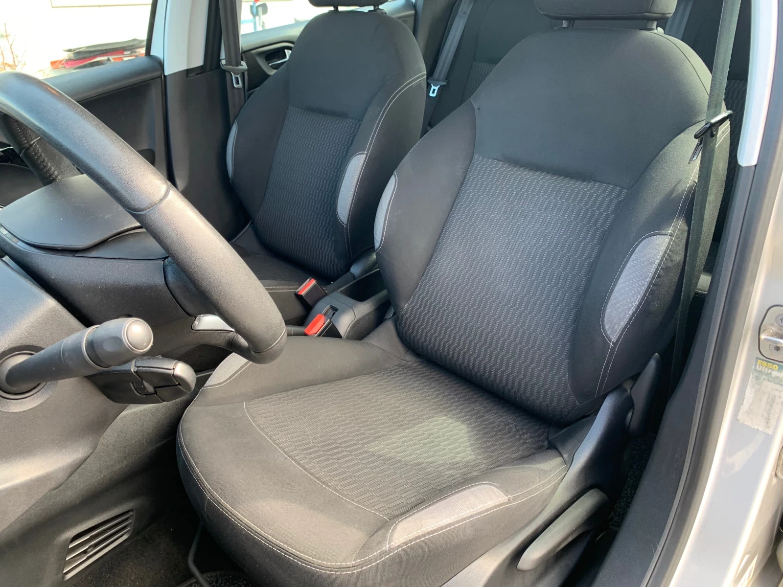 Peugeot 208 1.4HDI* FACE, снимка 13 - Автомобили и джипове - 54136931