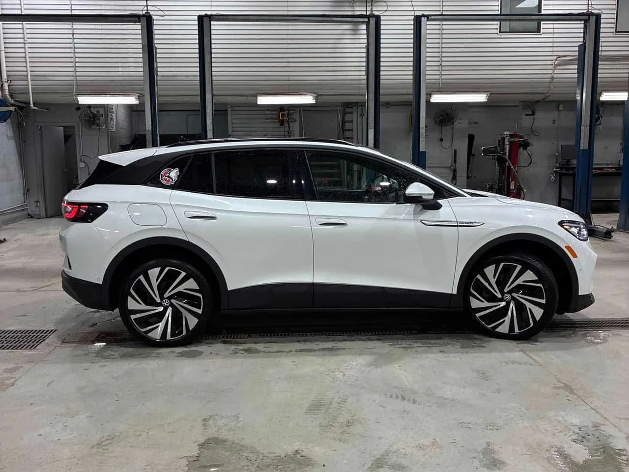 VW ID.4 PRO S| PANORAMA| ОБДУХВАНЕ| KEYLESS| , снимка 3 - Автомобили и джипове - 54171986