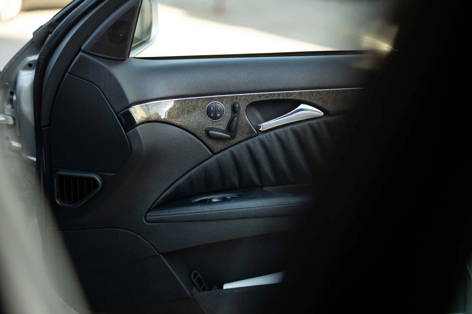 Mercedes-Benz E 320 W211, снимка 15 - Автомобили и джипове - 54335135