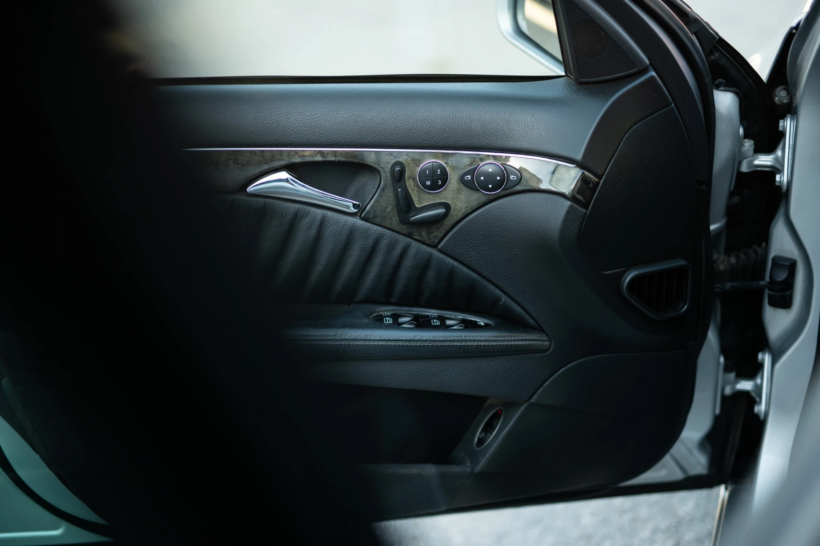 Mercedes-Benz E 320 W211, снимка 11 - Автомобили и джипове - 54335135