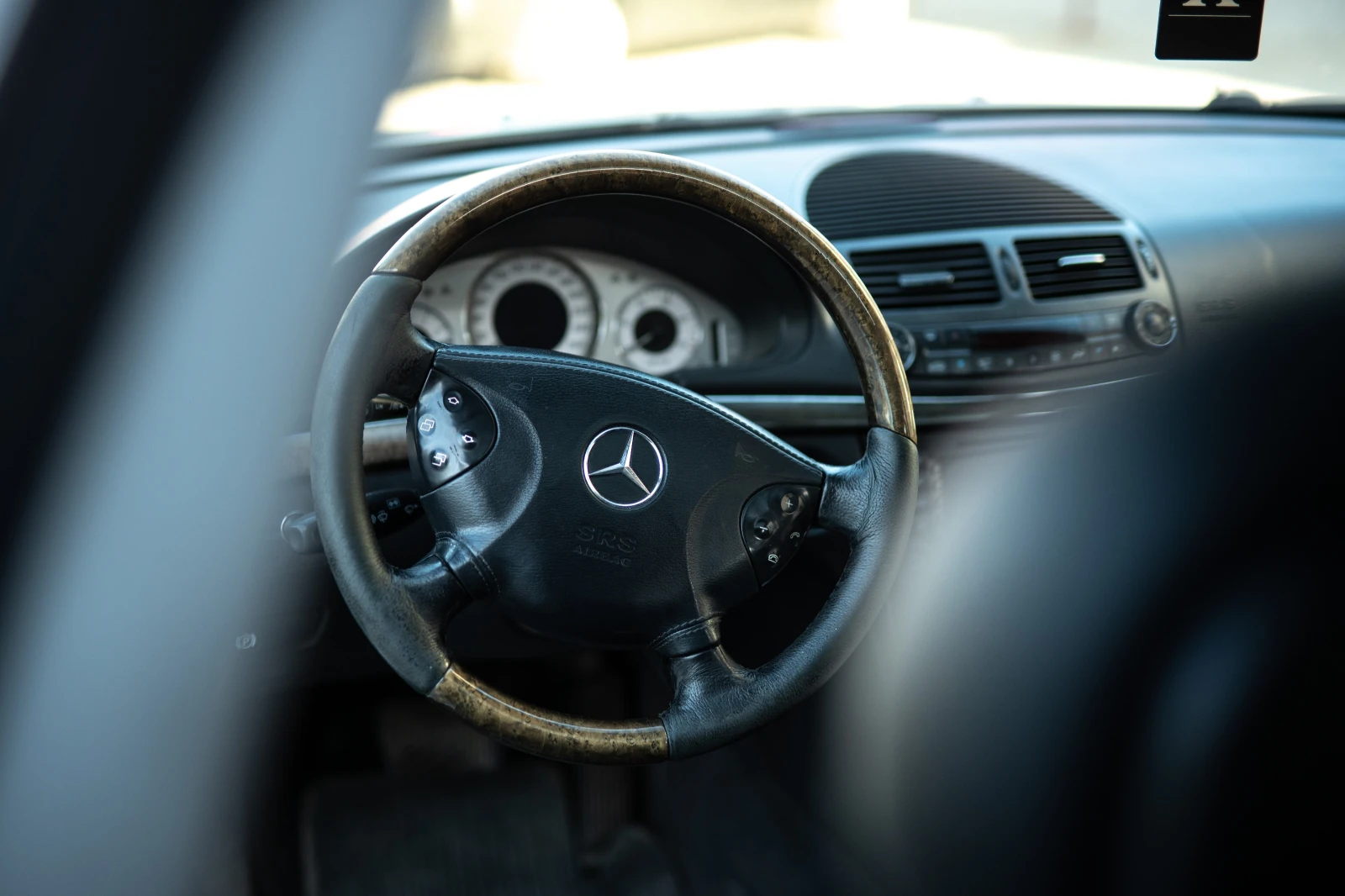 Mercedes-Benz E 320 W211, снимка 12 - Автомобили и джипове - 54335135