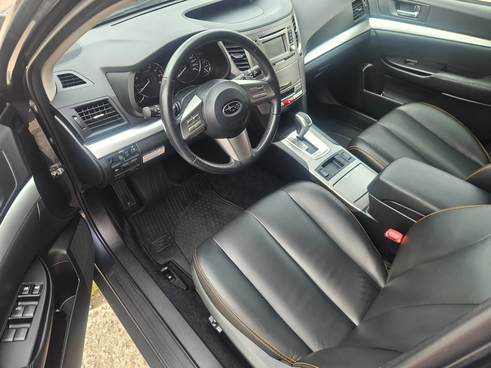 Subaru Outback 71000.km, снимка 11 - Автомобили и джипове - 54635370