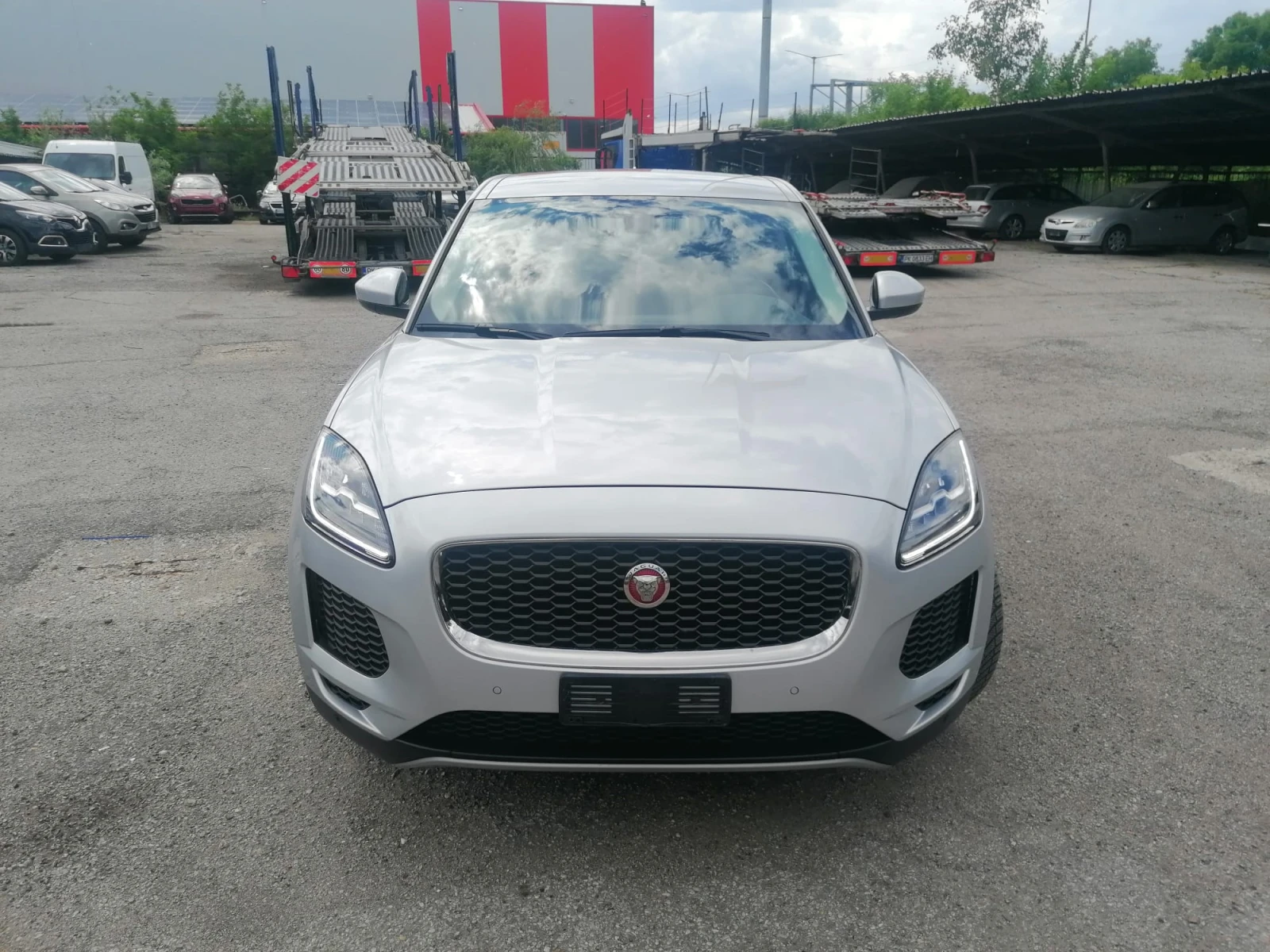 Jaguar E-pace 2.0D / AWD / S-DYNAMIC, снимка 2 - Автомобили и джипове - 54766994