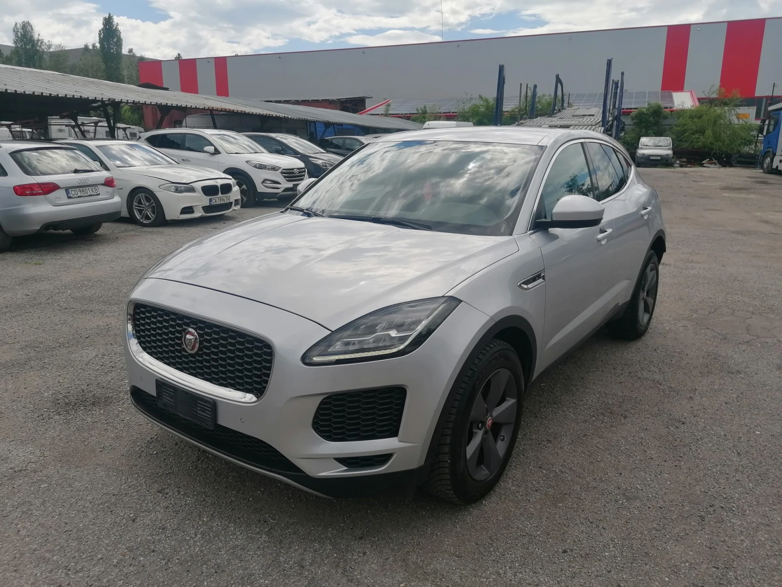Jaguar E-pace 2.0D / AWD / S-DYNAMIC, снимка 3 - Автомобили и джипове - 54766994