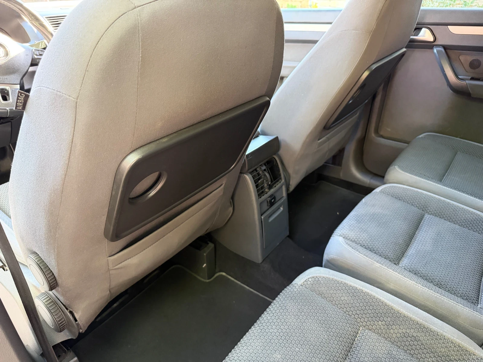 VW Touran, снимка 15 - Автомобили и джипове - 54903947