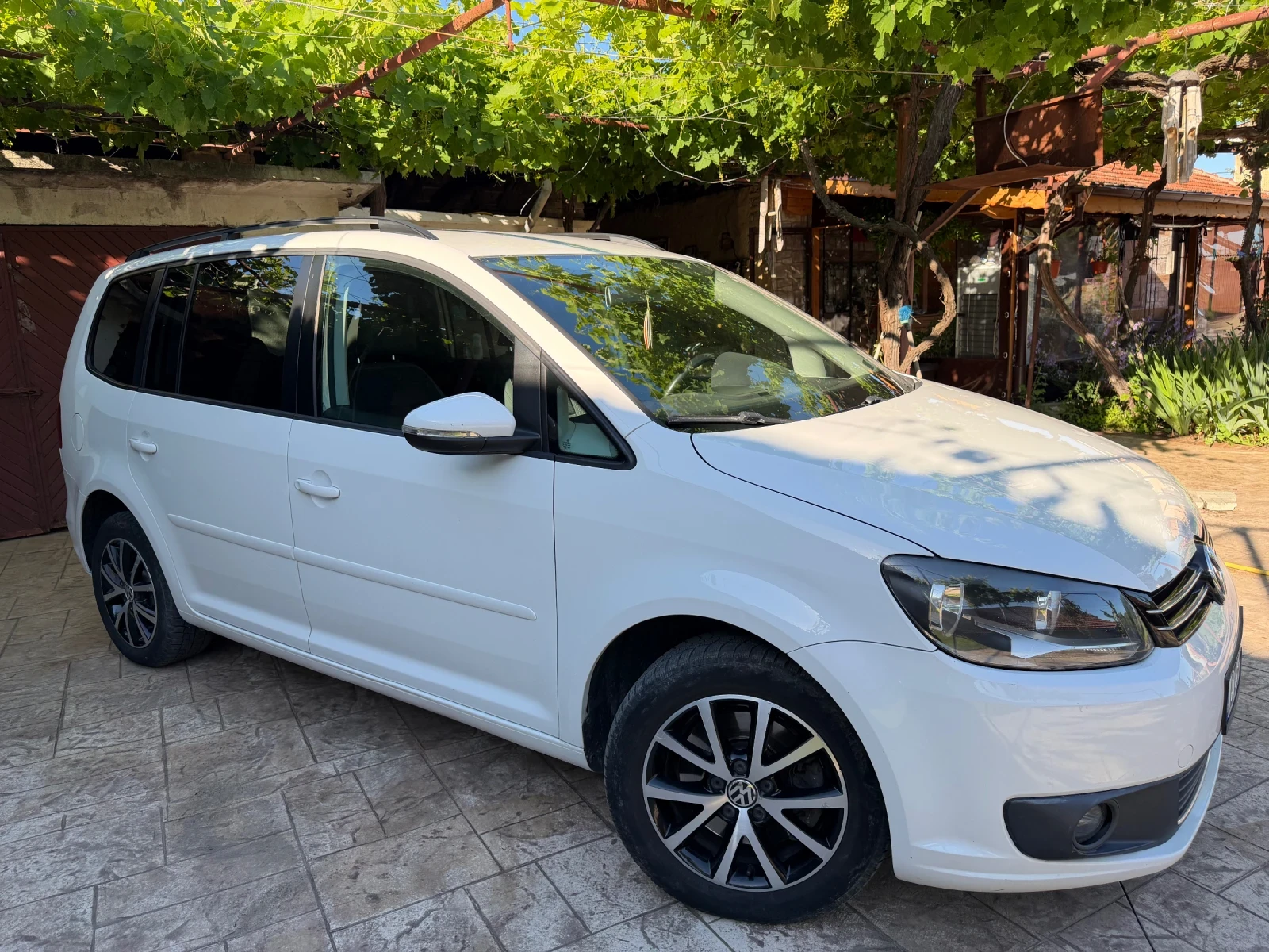 VW Touran, снимка 4 - Автомобили и джипове - 54903947