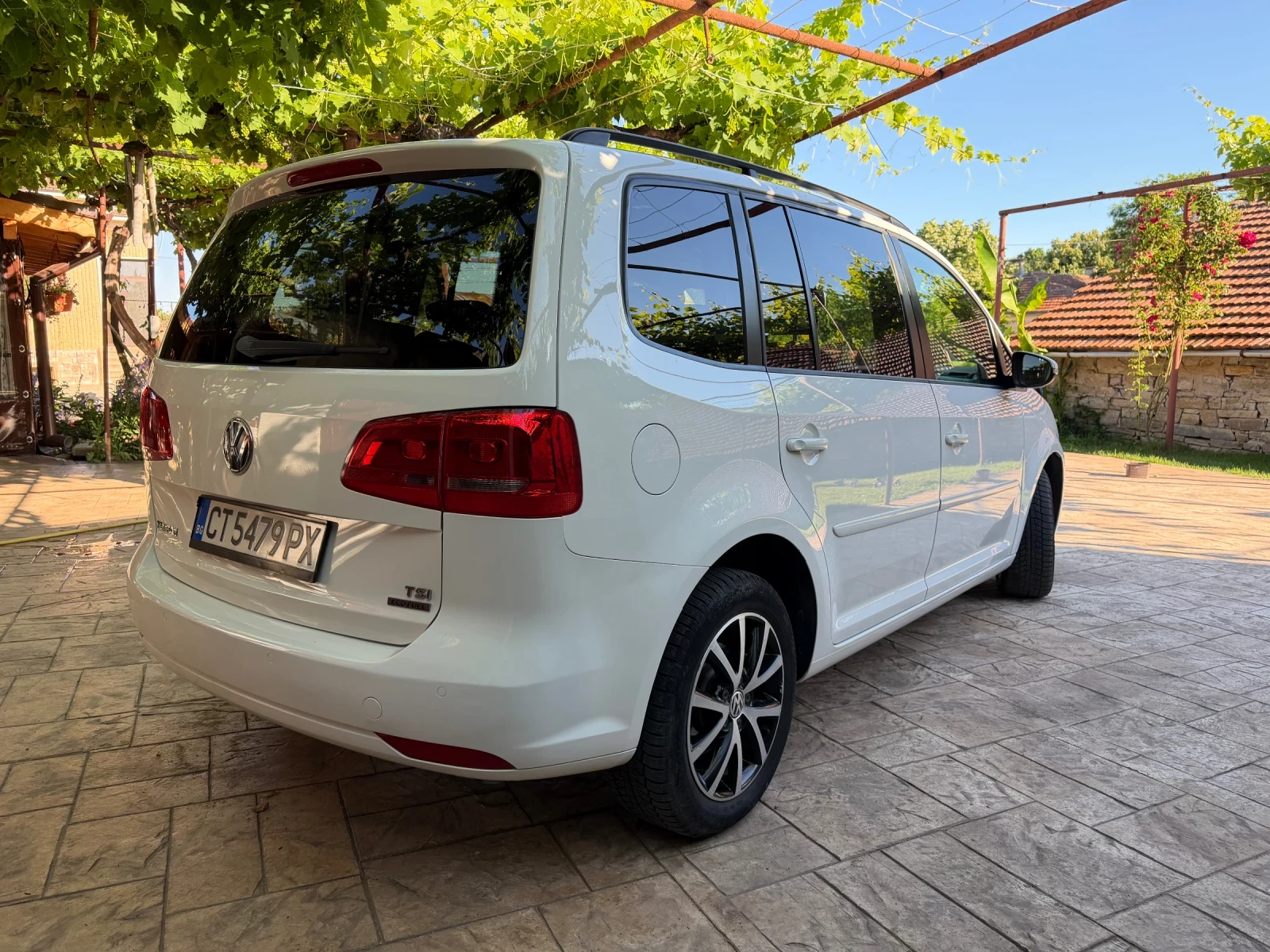 VW Touran, снимка 8 - Автомобили и джипове - 54903947