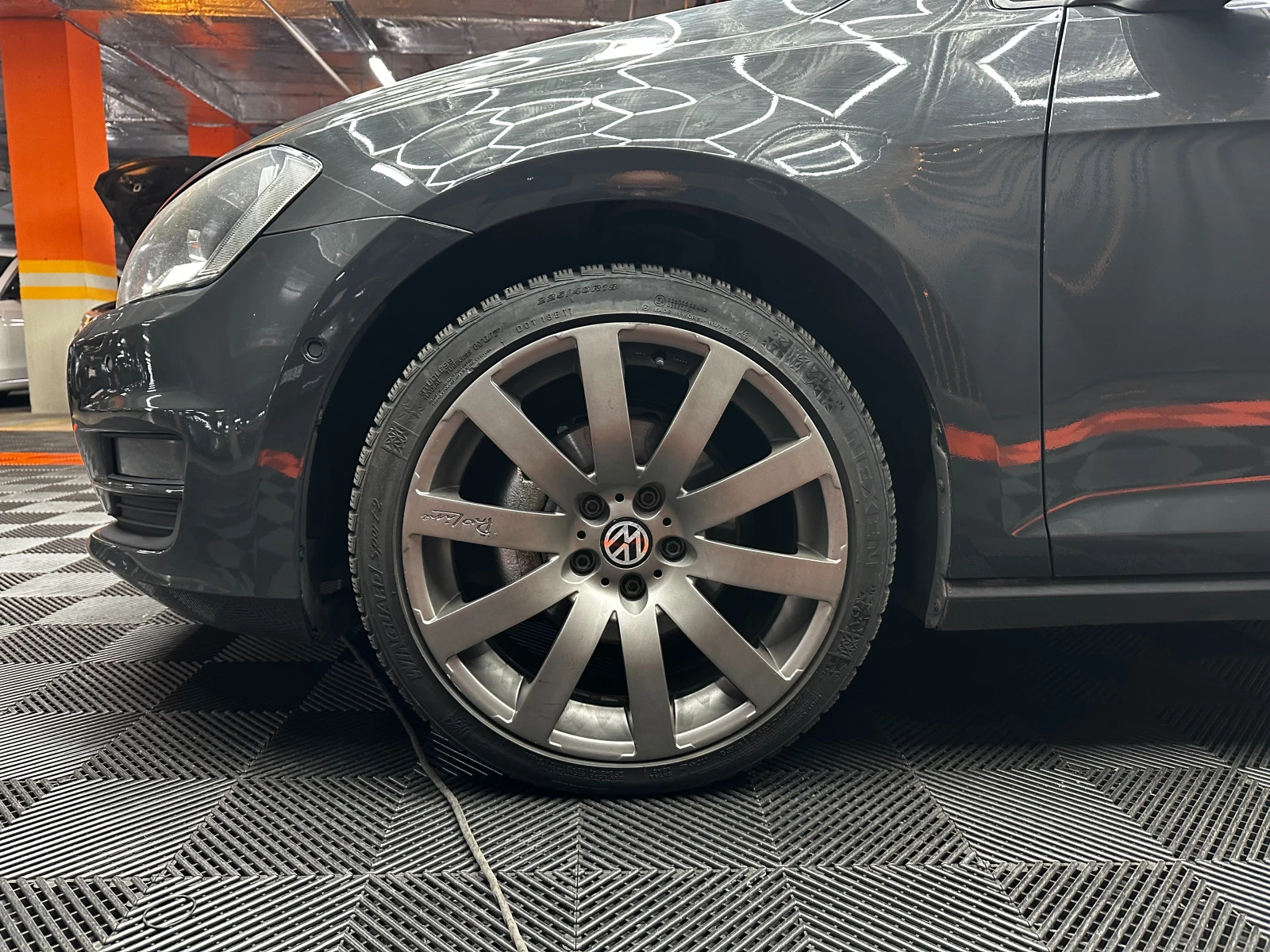 VW Golf 1.6tdi/Aвтоматик/Нави/ГАРАНЦИЯ, снимка 7 - Автомобили и джипове - 55030770