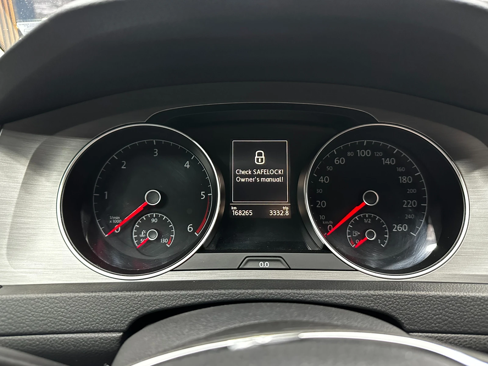 VW Golf 1.6tdi/Aвтоматик/Нави/ГАРАНЦИЯ, снимка 15 - Автомобили и джипове - 55030770