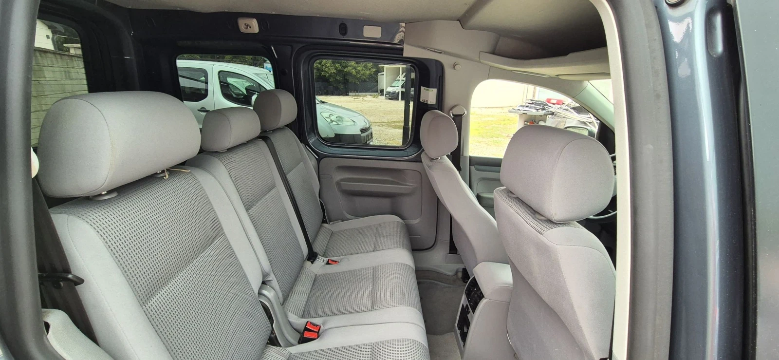 VW Caddy 1.6, снимка 13 - Автомобили и джипове - 55171813