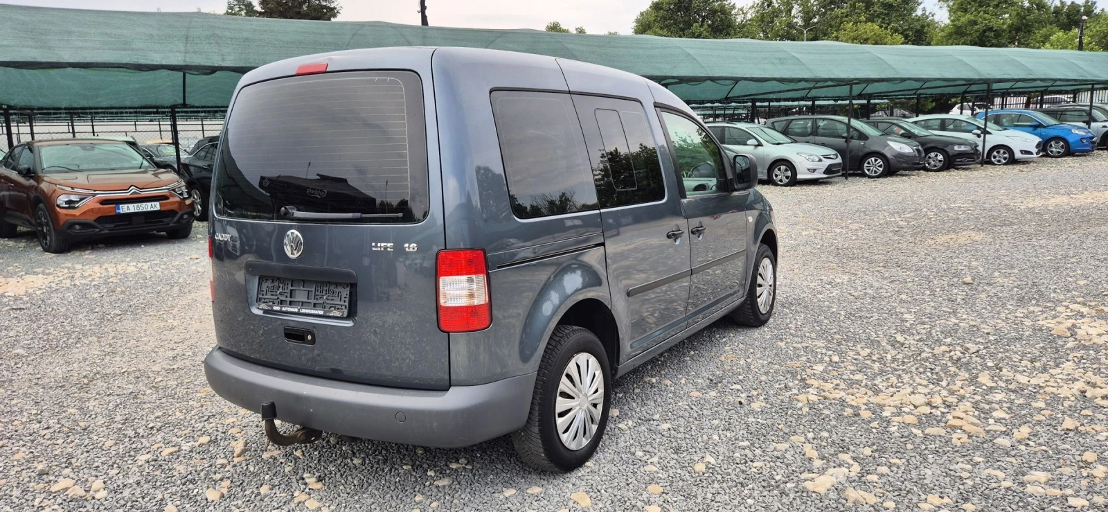 VW Caddy 1.6, снимка 8 - Автомобили и джипове - 55171813
